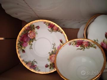 vintage 3 TAZZE da thè Royal Albert in oro 