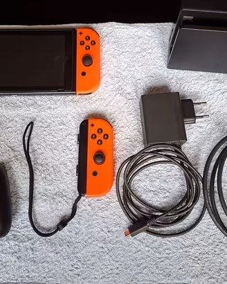 Nintendo Switch - FIFA23, KIRBY, DONKEYKONG.....