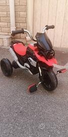 Moto triciclo a pedali