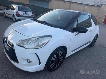 DS AUTOMOBILES DS 3 1.2 VTi 82 Just Black senza