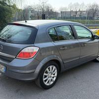 Opel Astra automatica, benzina