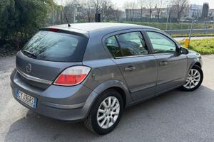 Opel Astra automatica, benzina