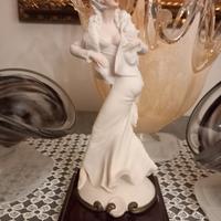 scultura capodimonte firmata Bruno merli cm25