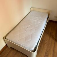 Letto singolo con materasso