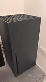 Xbox Series X + 4 Giochi + 2 controllers originali
