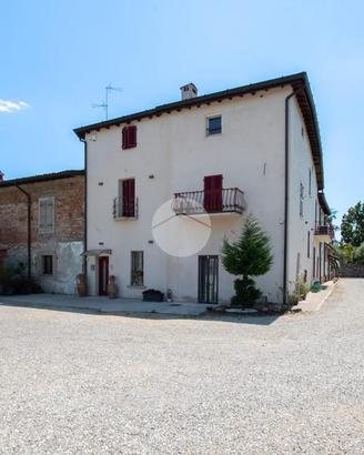 VILLA A SCHIERA CENTRALE A BRESCIA