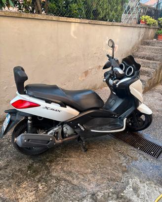Yamaha x max 250