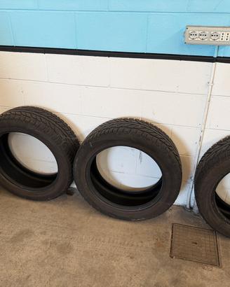 4 invernali 215/55 R18 95T