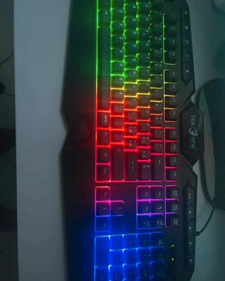 Set completo di tastiera e mouse da gaming