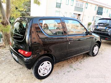 fiat 600 con aria condizionata.
