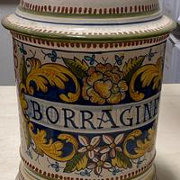 Maiolica di Urbino vaso