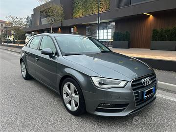 Audi A3 sportback 1.6 tdi 105CV 2014