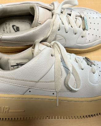 Snikers donna NIKE AIR FORCE ONE.