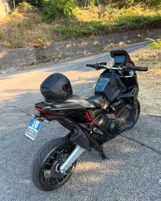 X adv 750