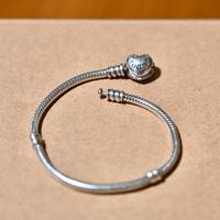 Bracciale Pandora Moments con chiusura a cuore