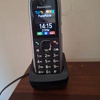 Telefono cellulare per anziani con tasto salvavit 