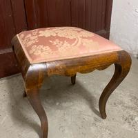 Pouf poggiapiedi antico