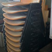 30 sedie in legno impilabili