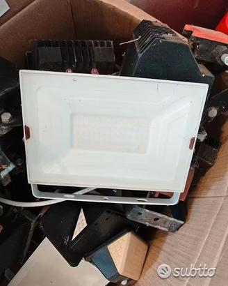 Stock 18 Faretti Misti (13 Alogeni + 5 LED)