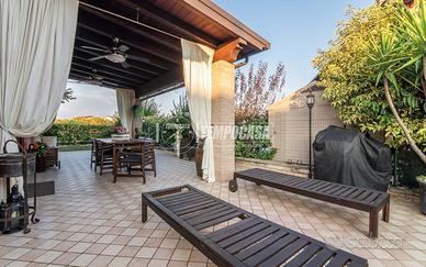 VILLETTA A SCHIERA DI TESTA