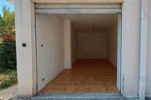 Box garage in via andiloro