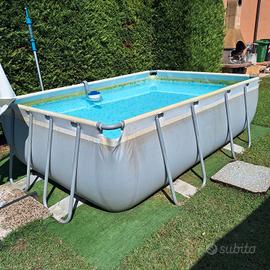 Piscina fuori terra.