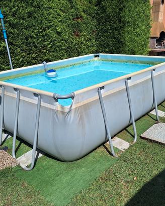 Piscina fuori terra.