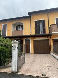 Villetta a schiera di 143 m² con 4 locali e box au