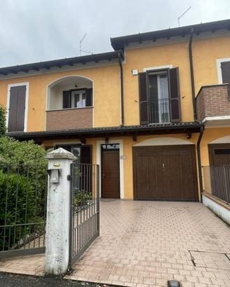 Villetta a schiera di 143 m² con 4 locali e box au