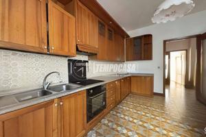 APPARTAMENTO 5 LOCALI IN A/2 CON DOPPI SERVIZI!!