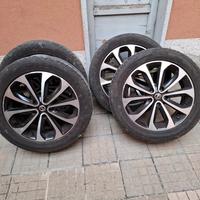 Cerchi Nissan Qashqai  R18 con gomme estive