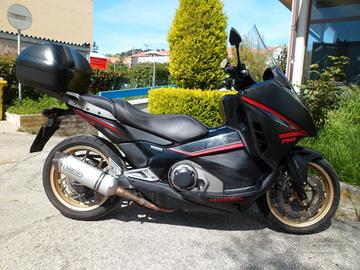 Honda Integra 750