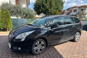Peugeot 5008 1.6 HDi 110CV Féline