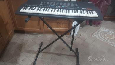 Pianola Yamaha PSR18