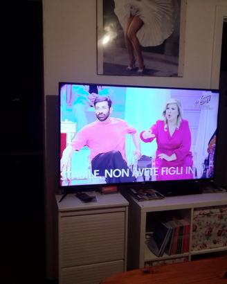 Televisione  Akai 55 pollici smart tv