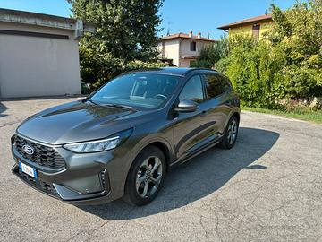 Ford Kuga 2.5 fullhybrid ST-Line  GANCIO DI TRAINO