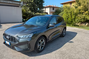 Ford Kuga 2.5 fullhybrid ST-Line  GANCIO DI TRAINO