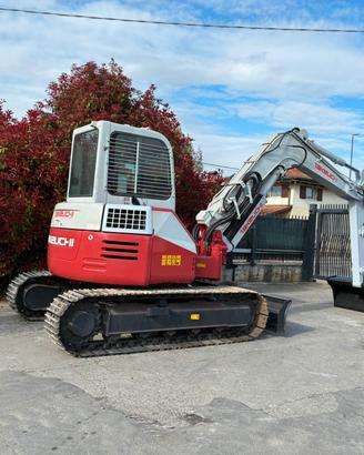 E233 - Escavatore 80 q Takeuchi TB80 girosagoma