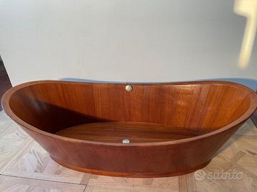 Vasca da bagno in legno