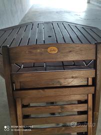 tavolo in legno da giardino con sedie