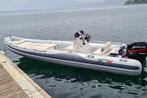 Focchi 680 con Mercury 175 2t e rimorchio 7,5 mt