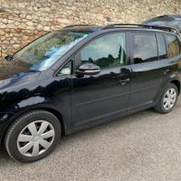 VOLKSWAGEN Touran usata 7 posti an 2011 km 205.000
