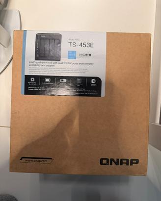QNAP TS-453E-8G NAS + 4x WD Red Plus 4TB –