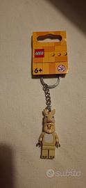 Portachiavi LEGO omino con copricapo da lama