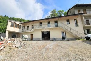 CASA SEMINDIPENDENTE A PRAROSTINO