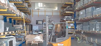 Capannone ben rifinito a Casoria