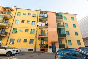 Stanza - Camera a Verona Via Napoleone I 5 locali