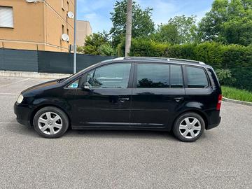Volkswagen Touran 2.0 TDI 136CV Highline