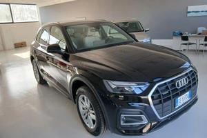 Audi Q5 40 2.0 tdi mhev Business Design quattro 20