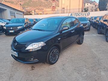 Lancia Ypsilon 1.0 FireFly 5 porte S&S Hybryd Gold